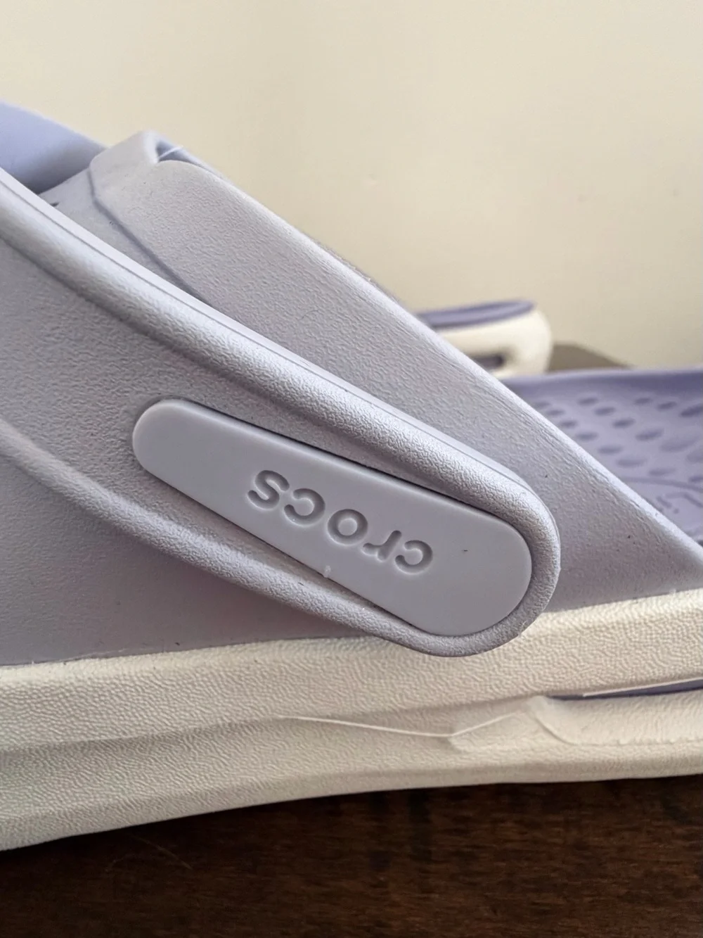 CROCS inmotion clogs